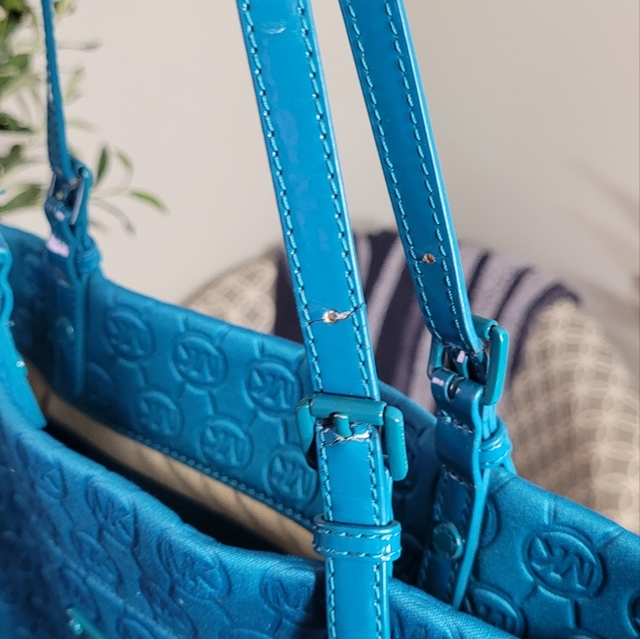 Michael Kors Neoprene Jet Set Monogram Teal Tote - Picture 9 of 10